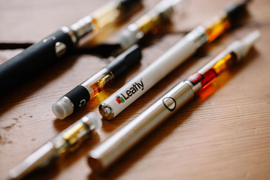 Assortment of different types of oil cartridge vaporizers