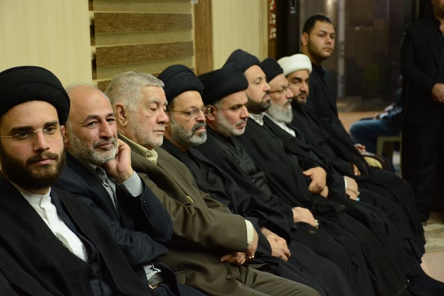 Person comparing Synthetic Nicotine vape and Salt Nic vape